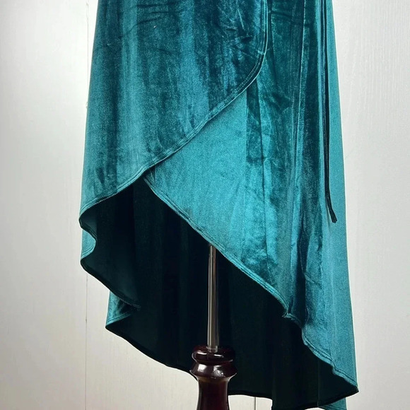 Lulus Amour Teal Green Luxe Stretch Velvet High-Low Wrap Dress V-Neck Size M - Picture 8 of 15